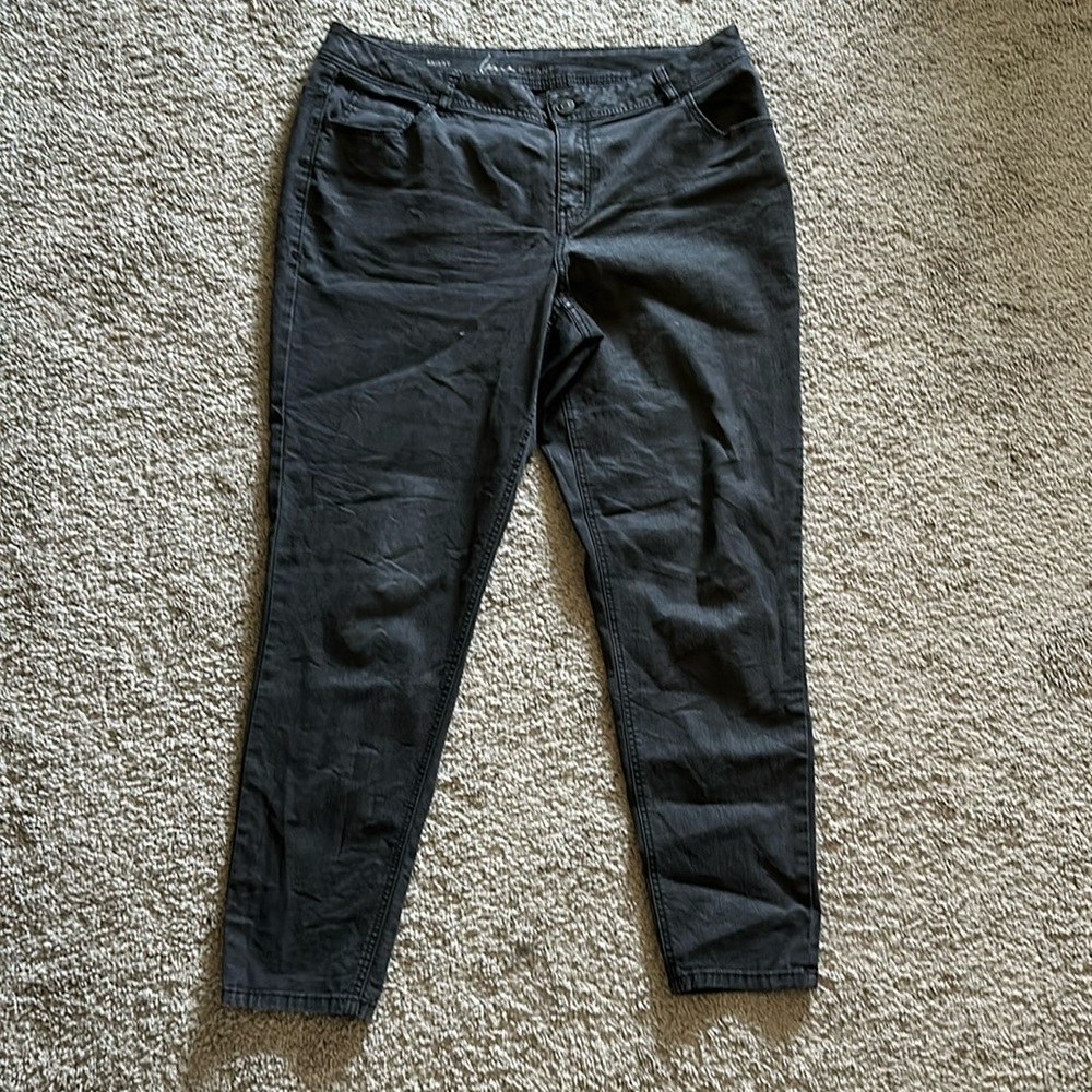 Lane Bryant black size 18 skinny